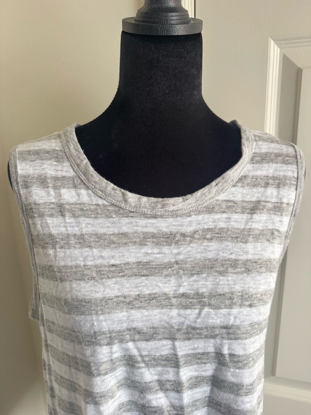 Banana Republic Gray White Striped Linen Sleeveless Round Neck Tank Top M